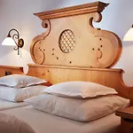 Auenhotel Hotell Tux