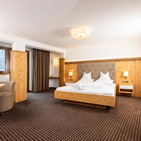 Auenhotel 4* トゥクス