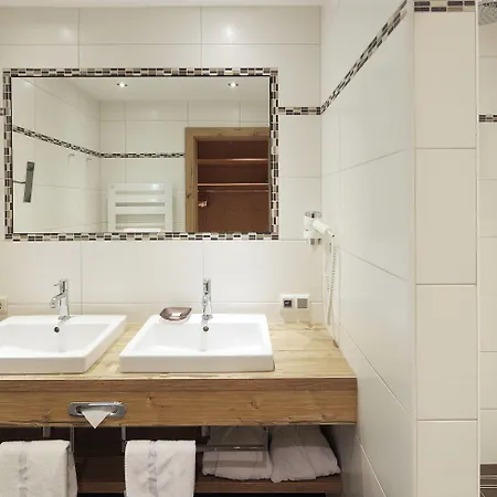 Auenhotel Otel 4*