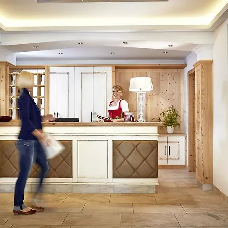 Auenhotel Szálloda 4*