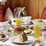 Hotell Auenhotel 4*