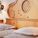 Auenhotel Hotell Tux