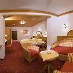 Auenhotel Hotell Tux