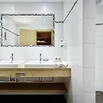 Hotell Auenhotel 4*
