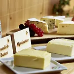 Auenhotel Hotell Tux